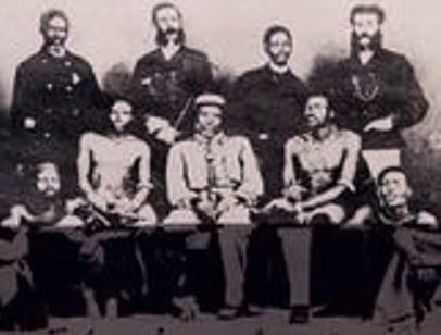 King Sarili ka Hintsa (centre seated) with councillors. Wikipedia/Public Domain