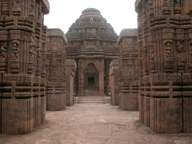 konark-sun-temple-front-view