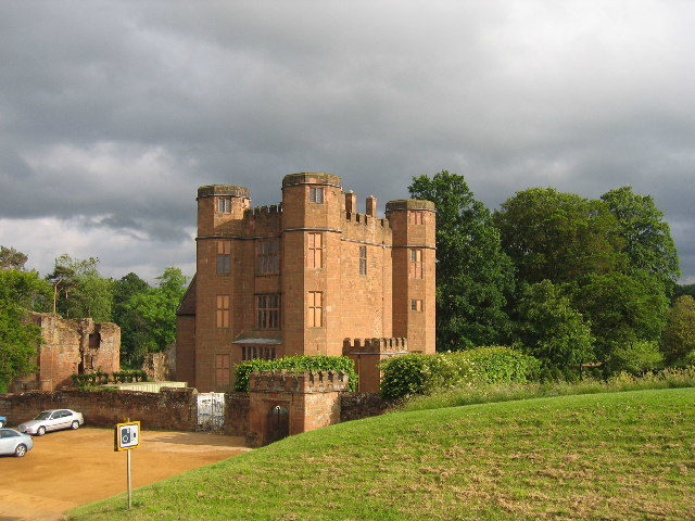 Leicester's gatehouse, built by Robert Dudley in a deliberarely anachronistic style. Image by -David Stowell, CC BY-SA 2.0