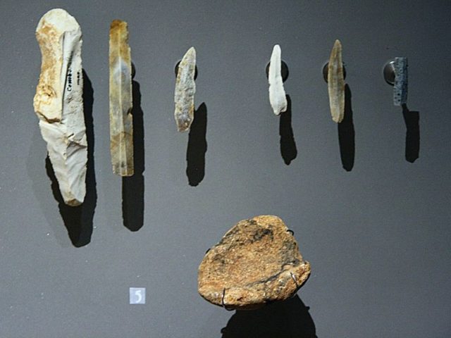 Prehistoric stone tools Source:By Sémhur - Own work, CC BY-SA 4.0-3.0-2.5-2.0-1.0, 