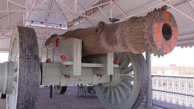 The design of the cannon is floral. Image by - Ashwin Kumar. Flickr. CC BY-SA 2.0