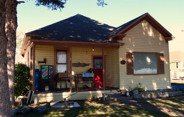 The house fronting U.S. 97 at tax lot 2300. By Ian Poellet CC BY-SA 4.0