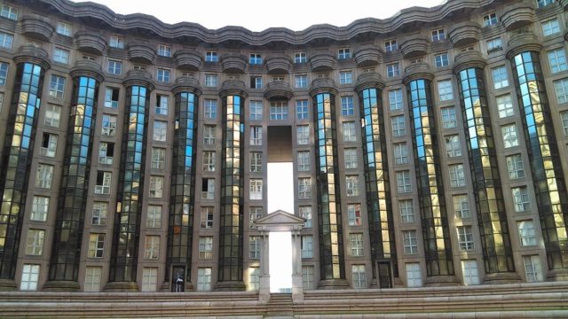  Postmodern Les Espaces d'Abraxas atNoisy-le-Grand, built in 1982 by the Spanish architect Ricardo Bofill