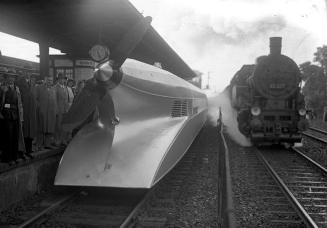 The Schienenzeppelin, or rail zeppelin, was the product of an imaginitive – and possibly slightly insane – German aircraft engineer called Franz Kruckenberg