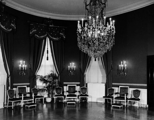 The Blue Room in 1945, with the chandelier that swayed