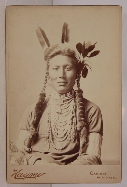 Cabinet card photo of Crow Army scout Yellow Dog aka Old Coyote, aka Fox Just Coming Over The Hill