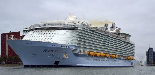 harmony_of_the_seas_ship_2016_001