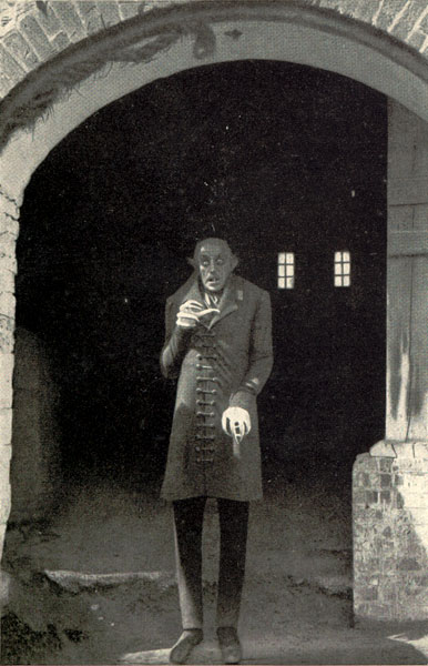 Max Schreck in Nosferatu (1922).
