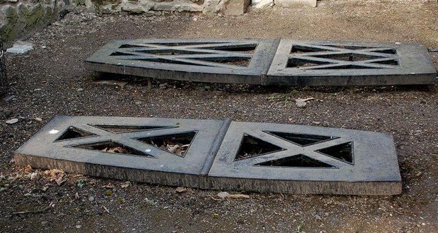 Mort-Safe In Alloway Auld Kirk In the early 19th century. Photo Credit