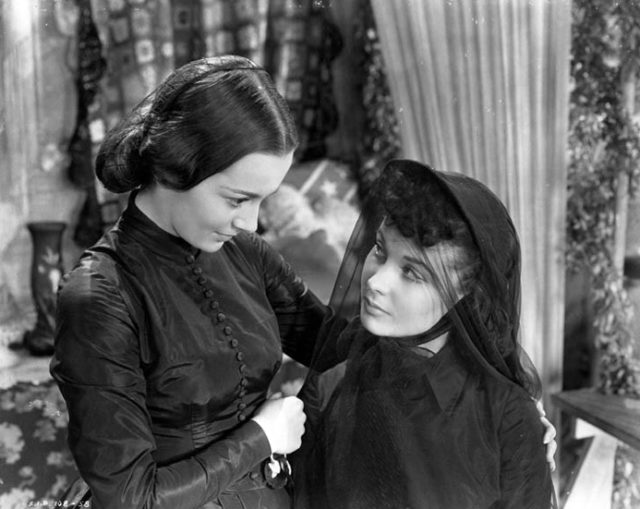 Olivia de Havilland and Vivien Leigh publicity photo for Gone with the Wind, 1939