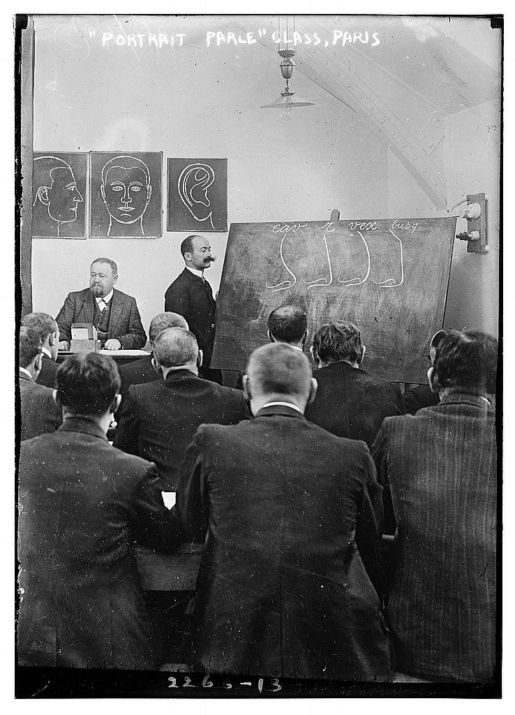 Class on the Bertillon system in France in 1911