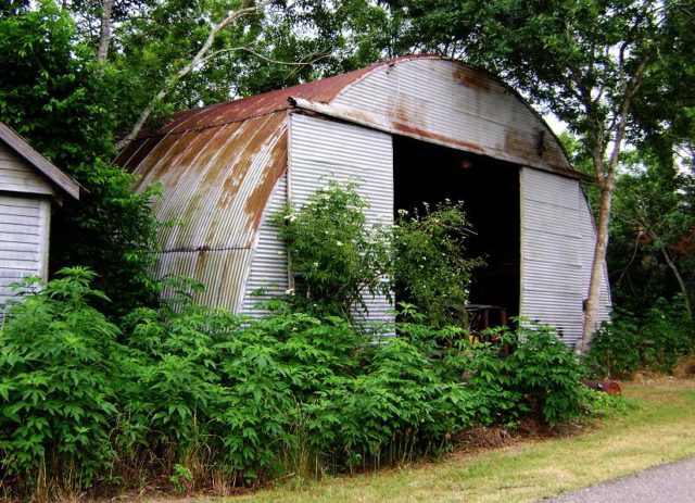 Quonset Hut, Devers, Texas. Photo Credit