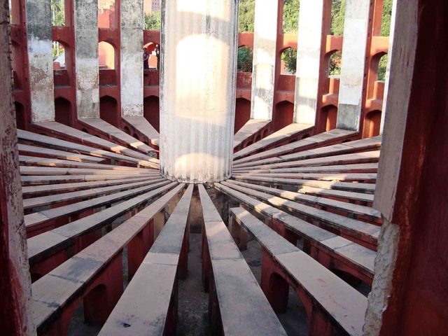 The Pillar and spokes inside Ram Yantra. Photo Credit