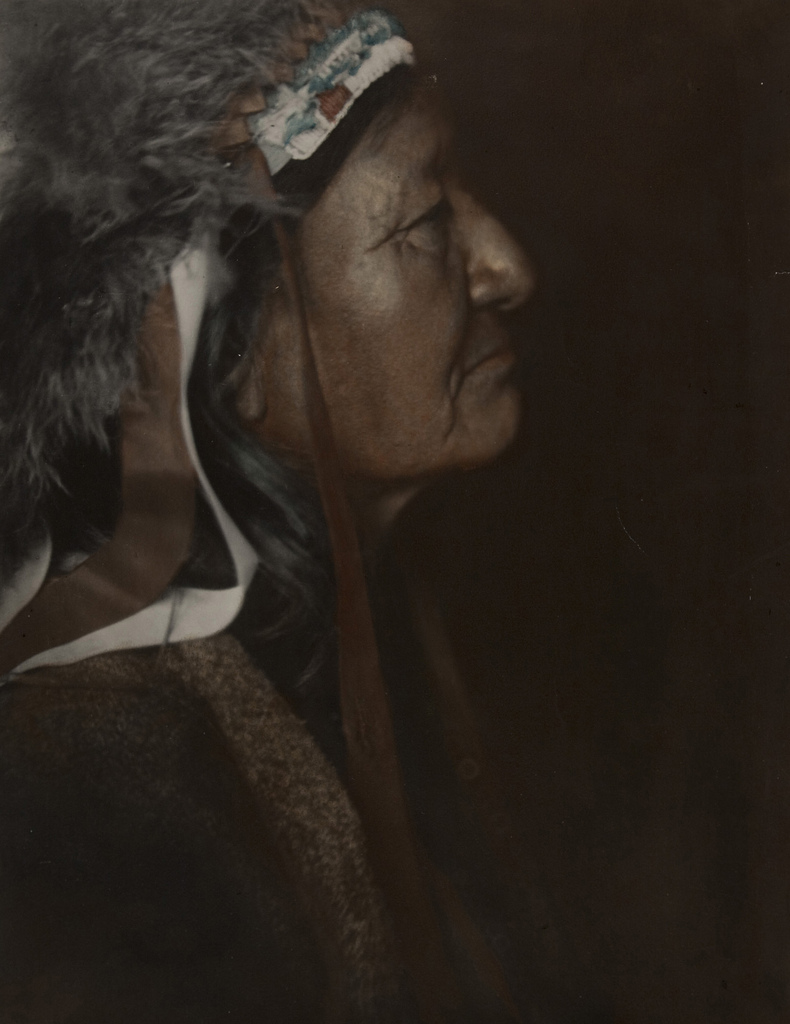 Documenting the life of Native Americans at Crow Reservation at the ...