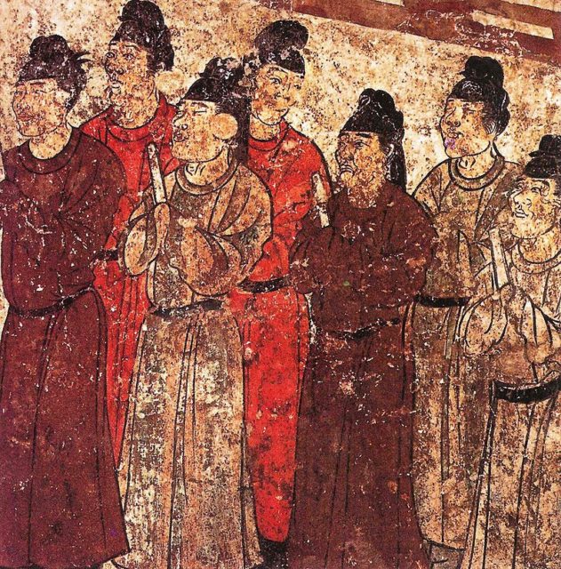A group of eunuchs. Mural from the tomb of the prince Zhanghuai, 706 AD.