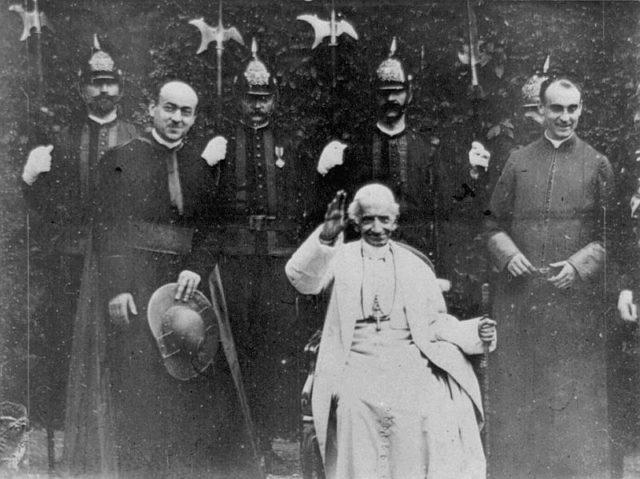 Photogram of the 1896 film Sua Santitá papa Leone XIII, the first time a Pope appeared on film.