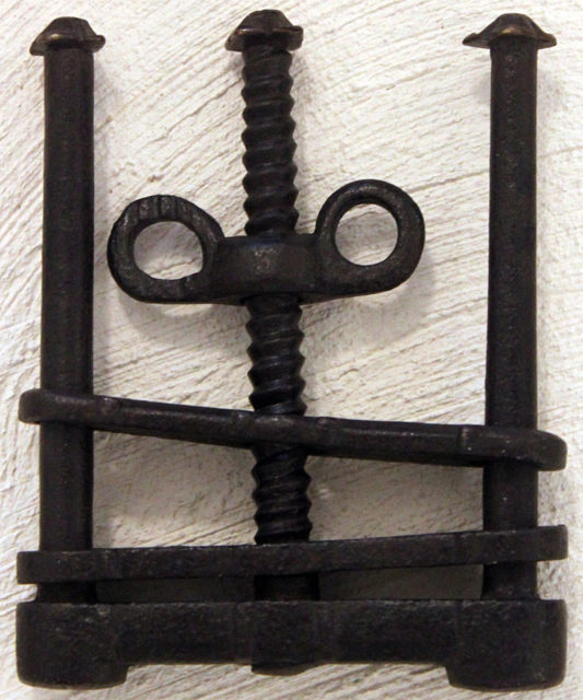 17th century thumbscrew, Märkisches Museum, Berlin Märkisches Museum Berlin. Photo Credit