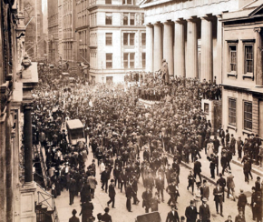 Wall Street during the bank panic in October 1907. Photo credit