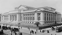 The New York Public Library main building during late stage construction in 1908, the lion statues not yet installed at the entrance