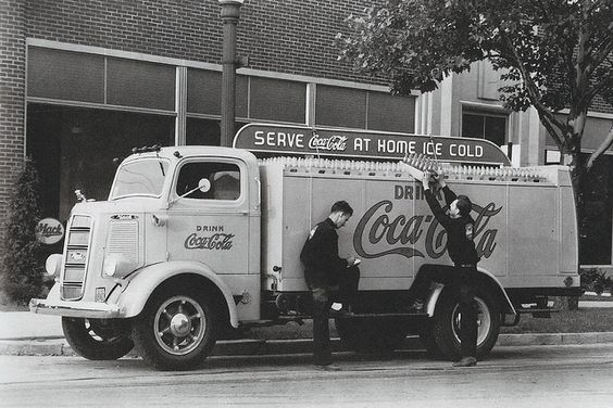 1939 Mack EHU. Photo Credit