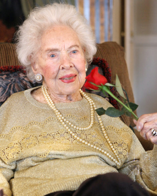 Doris Eaton Travis in April 2010, aged 106