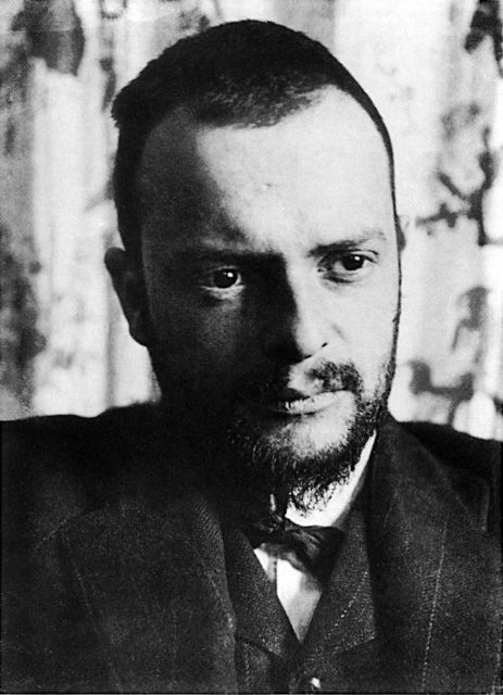 Paul Klee, photographed in 1911 by Alexander Eliasberg.