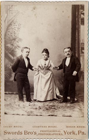 Count Primo Magri (left) with Lavinia Warren and Baron Magri (right) c. 1885.