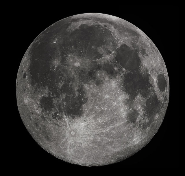 Full Moon. Photo Creidt