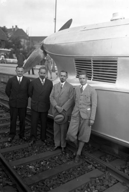 Schienenzeppelin team. Herr Kruckenberg is second from the left