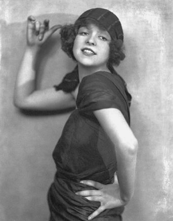 Clara Bow Brewster 1921 Photo Credit