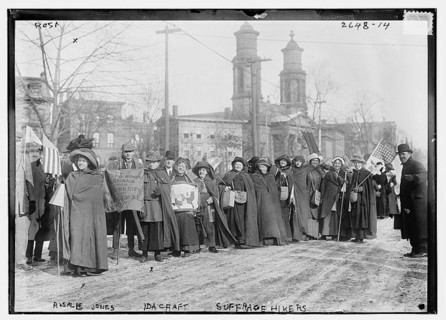 Rosalie Jones, Ida Craft – suffrage hikers 1913 Photo Credit