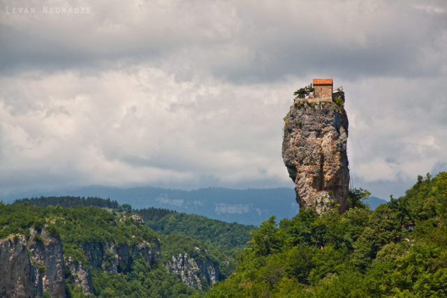 Katskhi pillar Photo Credit