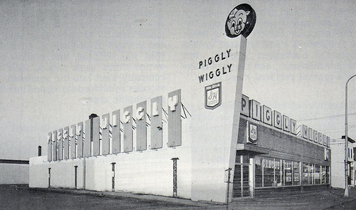 Piggly Wiggly, Thief River Falls, Minnesota. Photo Credit