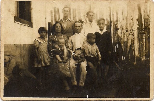 White hicks family in Penápolis Photo Credit