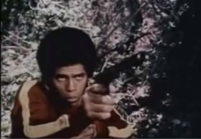 Jim kelly is the Black Samurai. Screenshot.