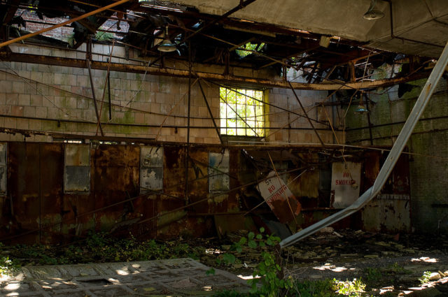 Abandoned building at Floyd Bennett. Photo Credit 