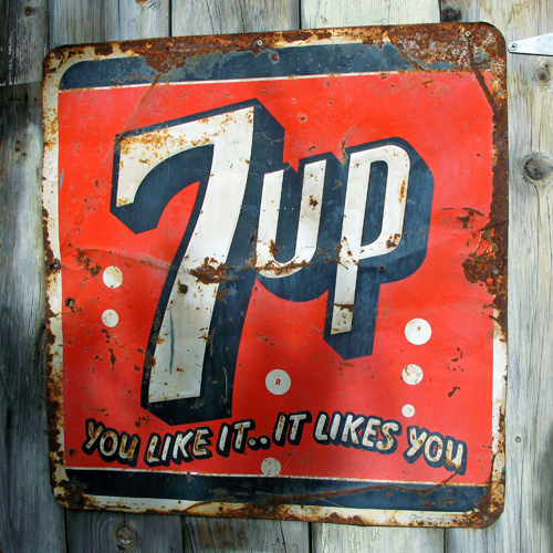 7 Up sign, Sleepy Dog House, Bisbee, Arizona. Photo Credit CC BY 2.0kevin dooley