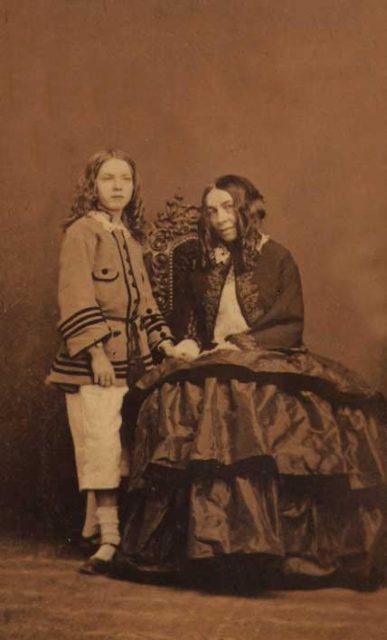 Elizabeth Barrett Browning with her son Pen, 1860.