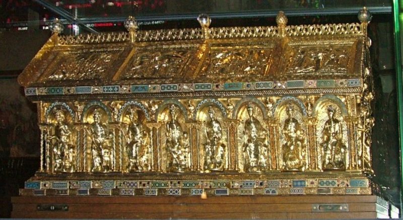 Shrine of Charlemagne (1215)