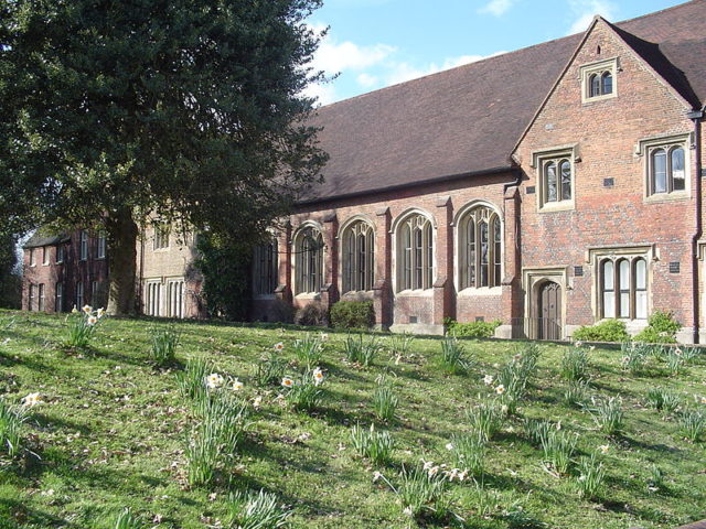 The historic Old Hall of the Berkhamstead School. Author: Jbou at English Wikipedia – CC BY-SA 3.0