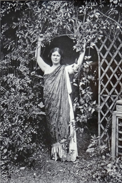 Isadora Duncan.