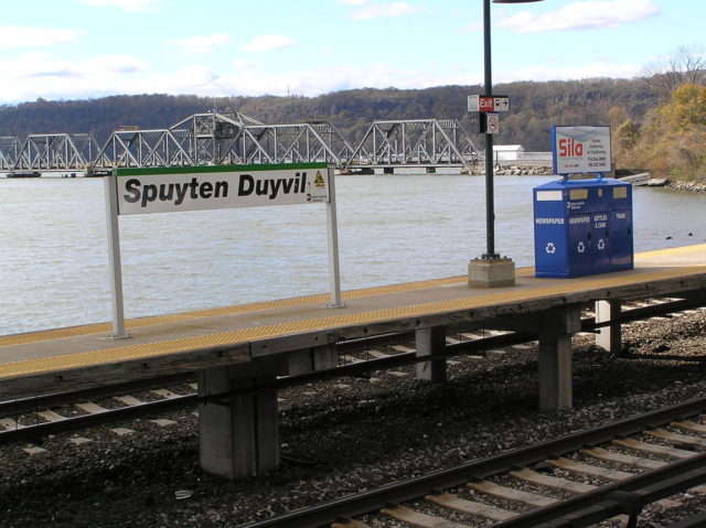 A view of Spuyten Duyvil Creek from the Metro North station, with the Spuyten Duyvil Bridge in the background / Photo credit