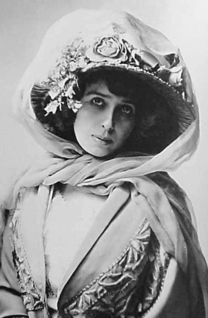 Mistinguett