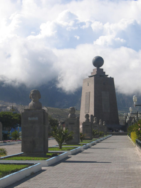 Mitad del Mundo – Middle of the earth Photo credit