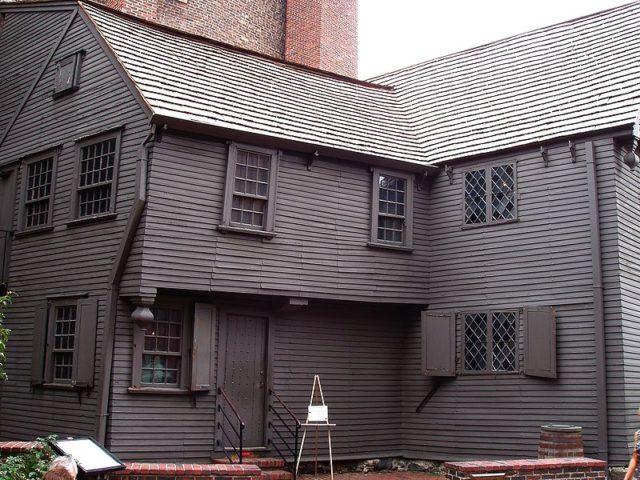 Paul Revere House, side view         CC BY-SA 3.0