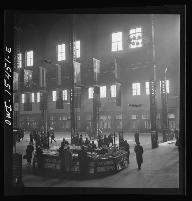 Chicago, Illinois. Union Station train concourse Photo Credit