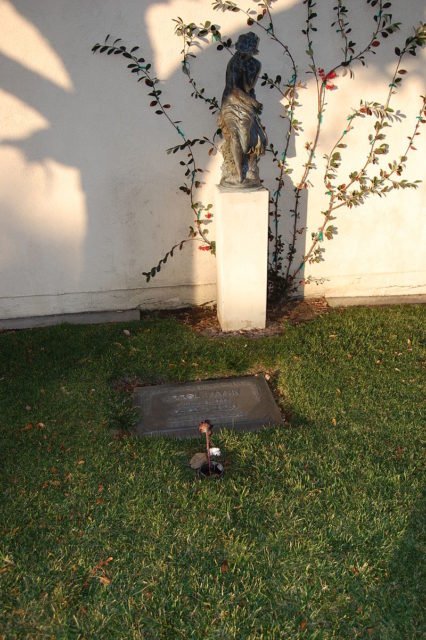 Flynn’s grave marker at the Forest Lawn Memorial Park Cemetery. Photo Credit