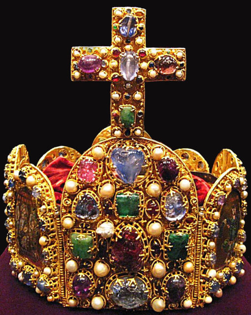 Front view of the Imperial Crown  Photo Credit