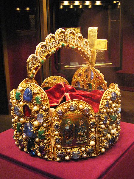 The red velvet cap on the inside of the crown dates from the 17th century  Photo Credit