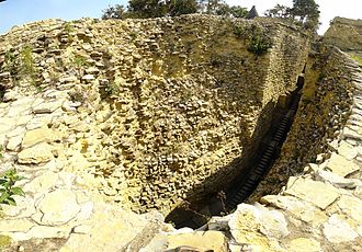 View of one of the three narrow accesses to the fortress  Photo credit